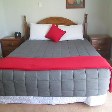Awatea Park Motel Palmerston North Eksteriør billede